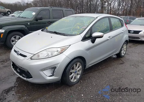 2013 Ford Fiesta Se из США, поврежденный, VIN 3FADP4EJ7DM129531